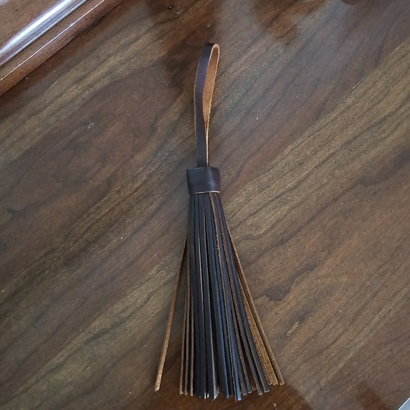 NWOT Portland Leather Jumbo Tassel in Grizzly - Picture 4 of 4